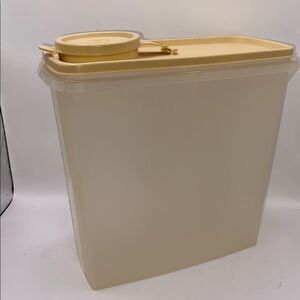 Vintage Tupperware Store N Pour Clear Tan Lid Cereal Made in Canada Classic